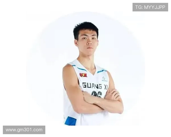 庞峥麟半场15分钟高效发挥4中2砍6分3板1助攻1抢断表现